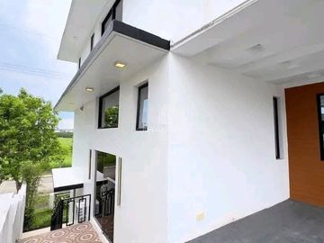 3 STOREY HOUSE AND LOT FOR RENT IN VENARE NUVALI, CALAMBA LAGUNA