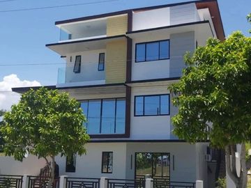 3 STOREY HOUSE AND LOT FOR RENT IN VENARE NUVALI, CALAMBA LAGUNA