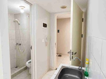 Sewa Lt. 2 Vu Pool Studio Kosongan Apartemen Springlake Summarecon Bekasi