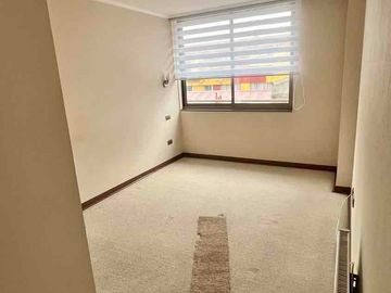 CENTRAL, frente al Mall del centro, 1 Dorm 1 baño SIN Estac.