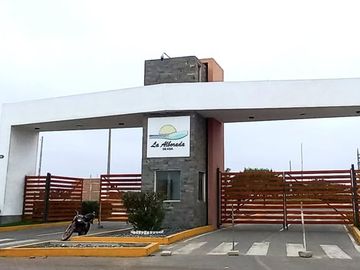 Venta De Terreno En Asia De 90 M2