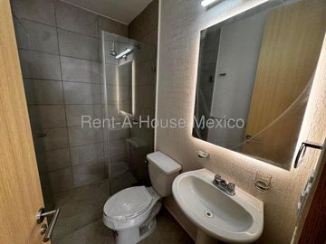 RENTA. Zákia - Departamento de 2 recámaras con amenidades