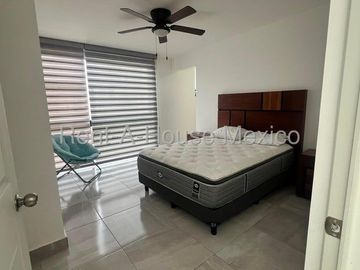 Casa amueblada con área de TV, 3 recámaras, amenidades, Zákia - RENTA