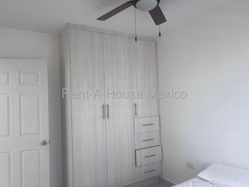 Casa amueblada con área de TV, 3 recámaras, amenidades, Zákia - RENTA