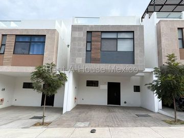 Casa en renta en Zibatá Querétaro