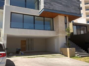 venta de casa equipada en sierra azul