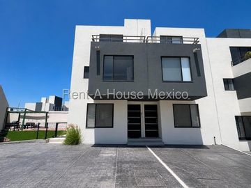 Casa amueblada de 3 niveles unicada en esquina con 3 recámaras, El Mirador - RENTA