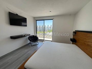 Casa amueblada de 3 niveles unicada en esquina con 3 recámaras, El Mirador - RENTA
