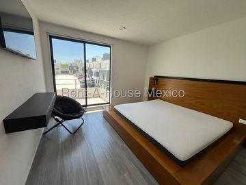 Casa amueblada de 3 niveles unicada en esquina con 3 recámaras, El Mirador - RENTA