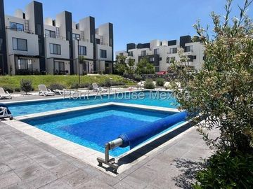 Casa amueblada de 3 niveles unicada en esquina con 3 recámaras, El Mirador - RENTA