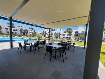 Casa amueblada de 3 niveles unicada en esquina con 3 recámaras, El Mirador - RENTA