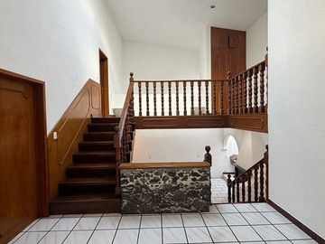 CASA EN RENTA EN ALAMOS TERCERA SECCIÓN, 4 HABITACIONES.