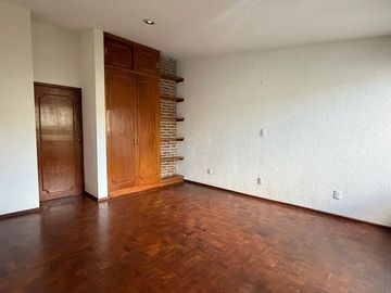 CASA EN RENTA EN ALAMOS TERCERA SECCIÓN, 4 HABITACIONES.