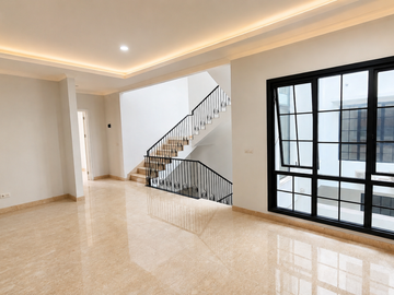 Dijual Rumah Sutera Winona Alam Sutera 3 Lantai Brand New
