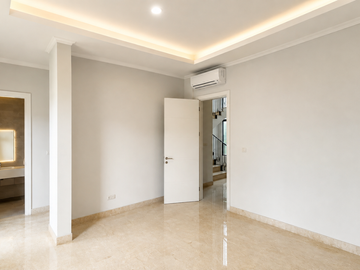 Dijual Rumah Sutera Winona Alam Sutera 3 Lantai Brand New