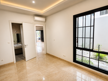 Dijual Rumah Sutera Winona Alam Sutera 3 Lantai Brand New