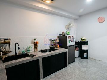 Rumah Full Furnish di Tiban Mas Indah — Siap Huni