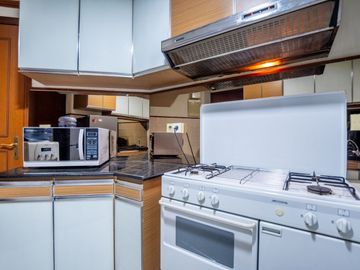 Hunian Negotiable & Fasilitas Lengkap! Disewakan Puri Casablanca Type 2 BR,Unit Full Furnished, Siap Huni, Lokasi dekat area (Cbd, Kuningan, Tebet)