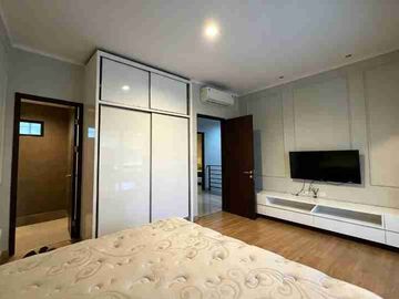 Rumah Full Furnish Mewah Cluster Burgundy Summarecon Bekasi 4KT 4KM