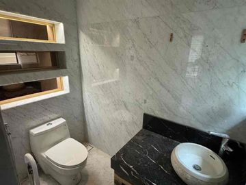 For Lease : 4 Bedroom 4BR House and Lot in Mckinley, Taguig City