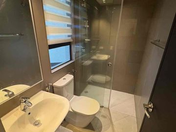 For Lease : 4 Bedroom 4BR House and Lot in Mckinley, Taguig City