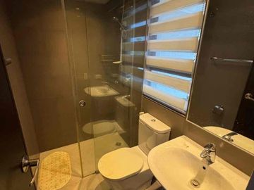 For Lease : 4 Bedroom 4BR House and Lot in Mckinley, Taguig City