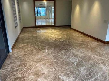 For Lease : 4 Bedroom 4BR House and Lot in Mckinley, Taguig City