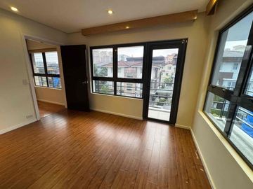 For Lease : 4 Bedroom 4BR House and Lot in Mckinley, Taguig City