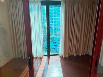 For Rent:1BR The Seasons Natsu Tower BGC for 100k per mos!