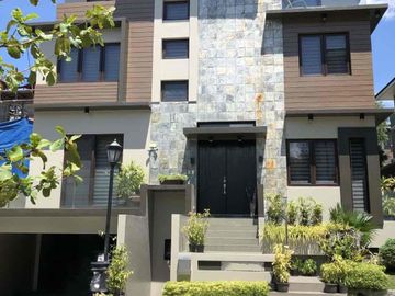 House and Lot for lease in Mckinley Hill, Taguig City