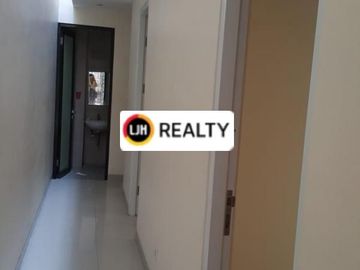 Di Sewa Rumah Minimalis Siap Huni lokasi Nyaman di Tomang - Jakarta Barat