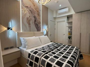 For Rent: 1BR Unit in the Seasons Res. BGC For 120k per month!