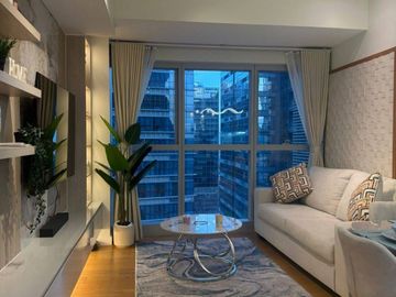 For Rent: 1BR Unit in the Seasons Res. BGC For 120k per month!