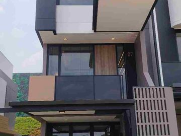 3 Lantai Cuma 700 Juta