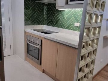 For Rent: 1BR w/ Parking in Verve Res. for 75k per mos!
