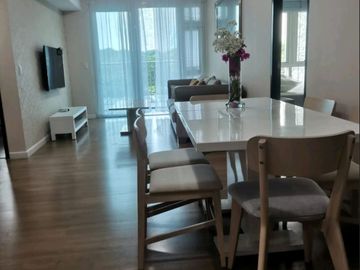 For Rent: 2BR w/ Parking in Two Serendra for 110k per mos!