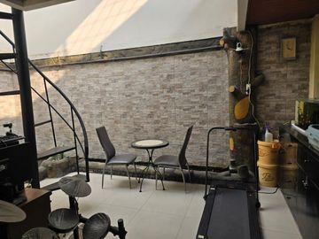 Rumah Luas Cantik 1 1/4 Lantai Rapi Siap Huni Semi Furnishen 2 Cengkareng Jakarta Barat