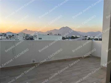 Casa de 150 m² con 4 Recámaras en Renta en Cumbres Platinum
