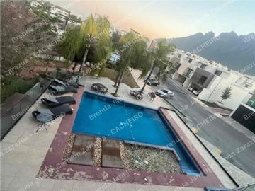 Casa de 150 m² con 4 Recámaras en Renta en Cumbres Platinum