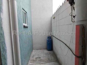 DEPARTAMENTO EN RENTA, EN PLANTA BAJA EN VILLAS DEL REFUGIO