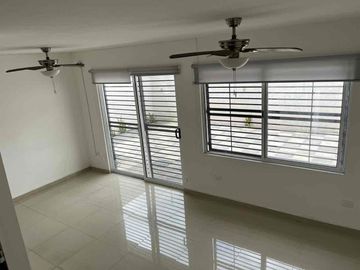 Casa · 160m² · 3 recámaras · 2 estacionamientos