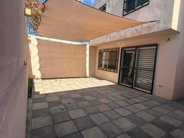 Casa · 160m² · 3 recámaras · 2 estacionamientos