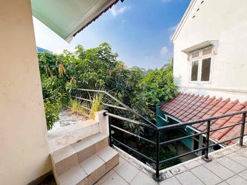 Rumah mewah di Raffless Hills Cibubur