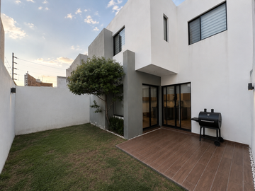CASA EN VENTA EN VILLA MAGNA