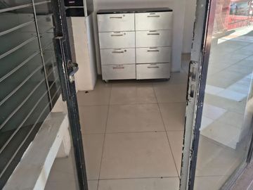 Se vende Local comercial en Portal Alamos, Viña del Mar