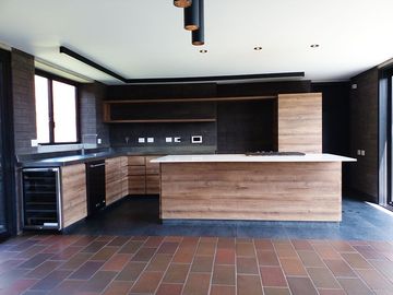Casa en arriendo en Loma del Escobero, Envigado