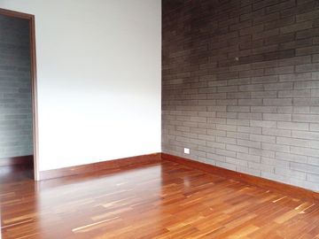 Casa en arriendo en Loma del Escobero, Envigado