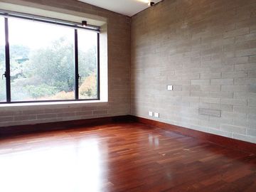 Casa en arriendo en Loma del Escobero, Envigado