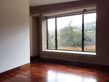 Casa en arriendo en Loma del Escobero, Envigado