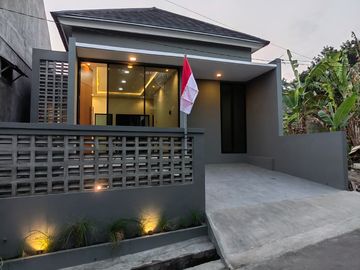Rumah Minimalis Limasan Modern dekat Pasar Cebongan
